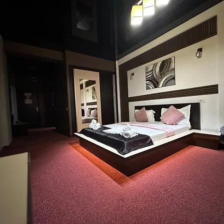 Sweet Hotel